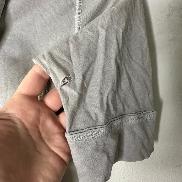 Y2K Abercrombie Fitch Shirt Women Small Gray Short Sleeve Deep V Neck Hood FLAW - Picture 7 of 8